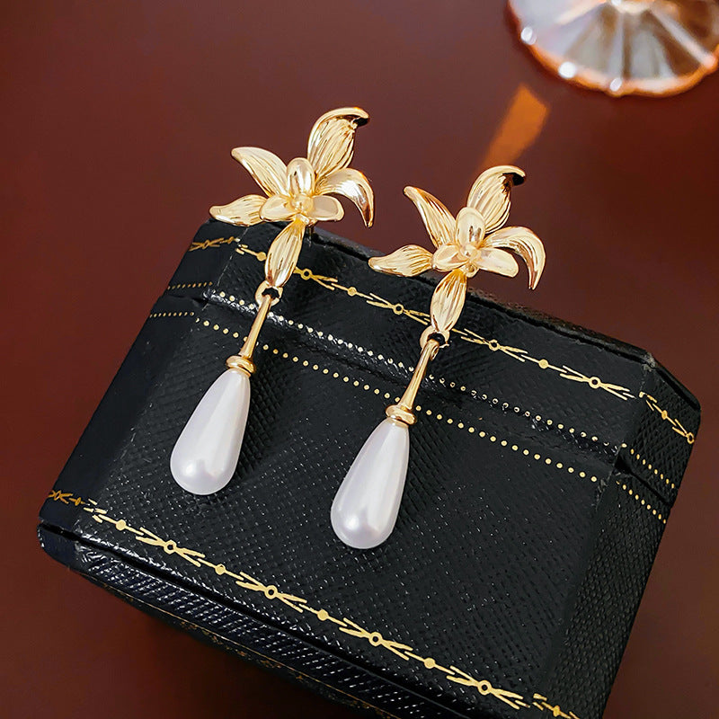 Royal Grace Earrings