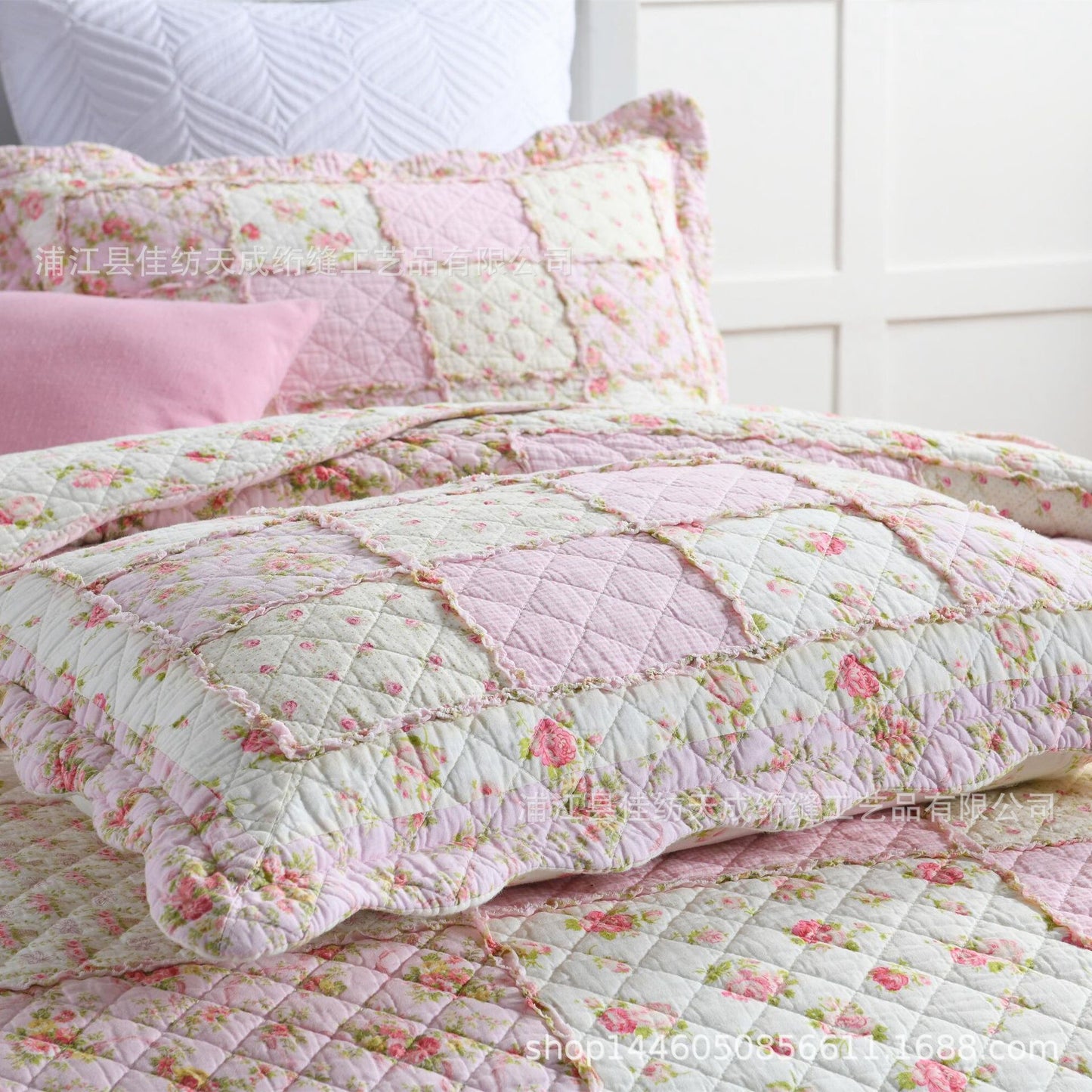 Blossom Patchwork Pink Quilt Set