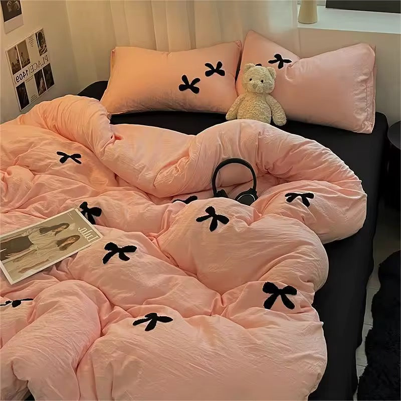 MonoBow Bedding Set