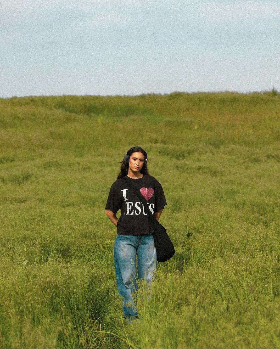 “I ❤️ Jesus” Black Statement Tee