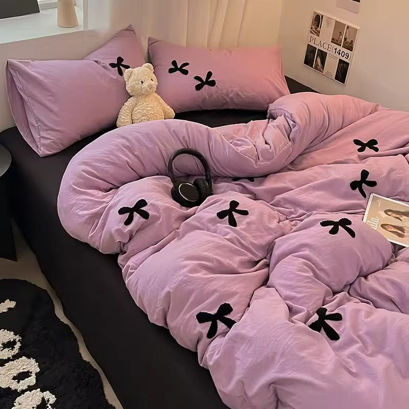 MonoBow Bedding Set