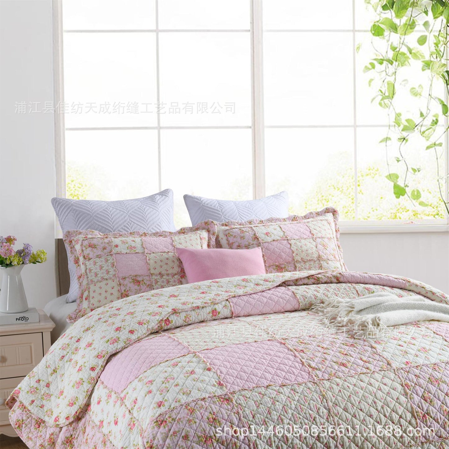 Blossom Patchwork Pink Quilt Set