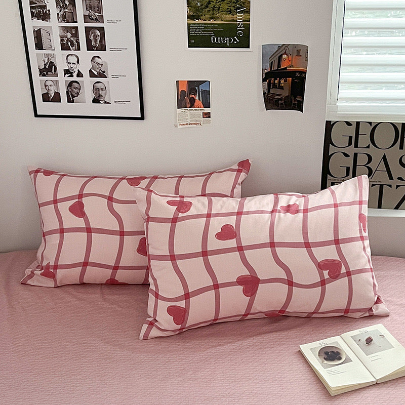 Sweetheart Grid Pink Bedding Set