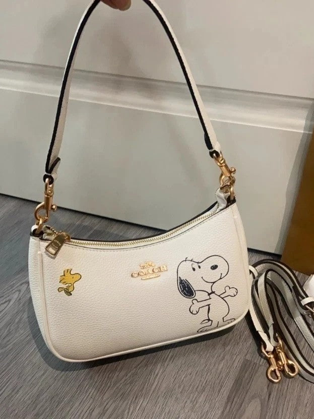 CCH Snoopy Shoulder Bag