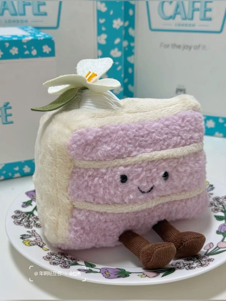 Yulan Taro Cake Plush