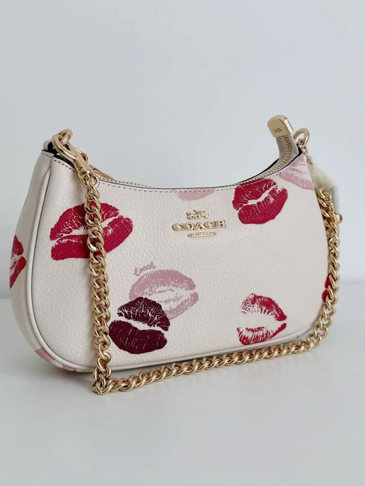 CCH Lips Shoulder Bag