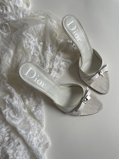 DR Bella Noir Bow Heels